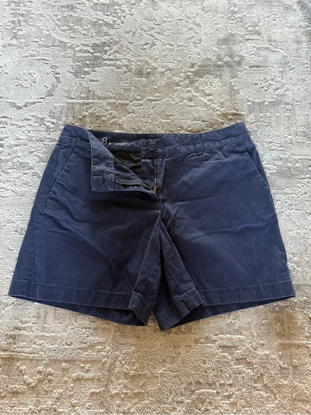 Loft Classic Navy Women’s 6” Chino Shorts size 8